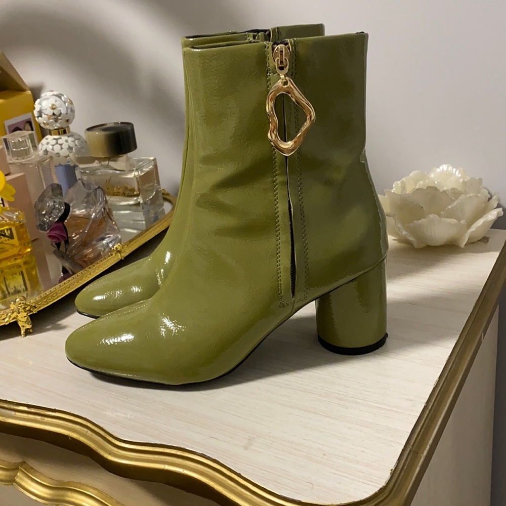 ASOS size 7 boots